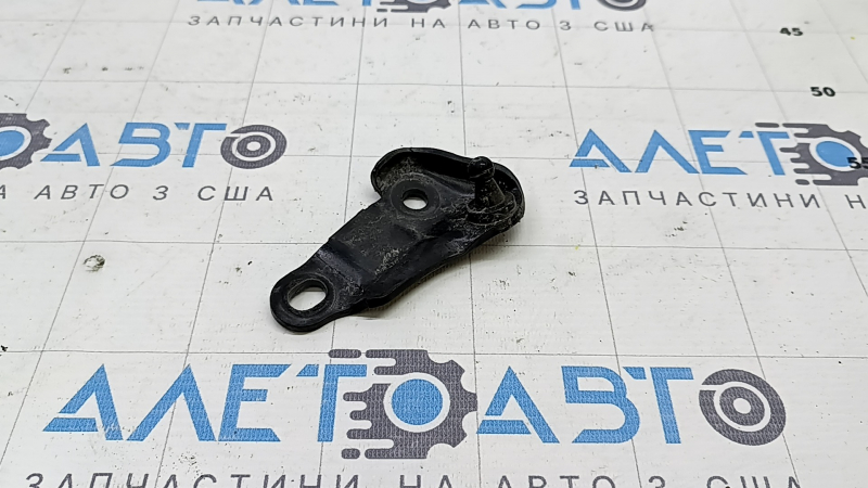 Кронштейн амортизатора двери багажника правый BMW X1 F48 16-22 на кузове под электро