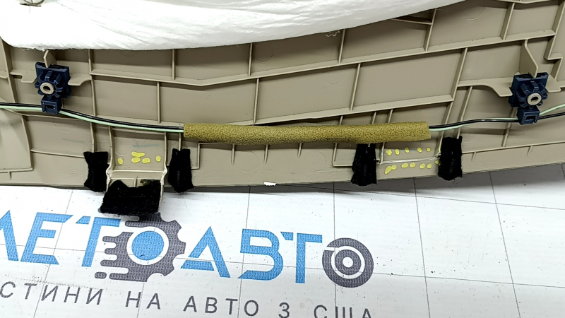 Полка задняя Honda Accord 13-17 бежевая hybrid, под сабвуфер, со стоп сигналом, побелел пластик, под чистку, сломаны крепления