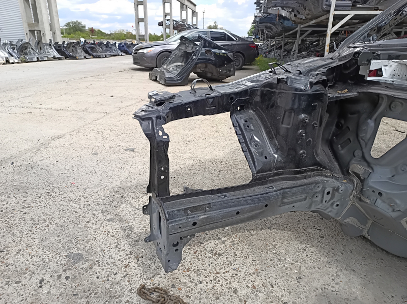 Четверть передняя правая Mazda CX-5 17-24 черная, на кузове