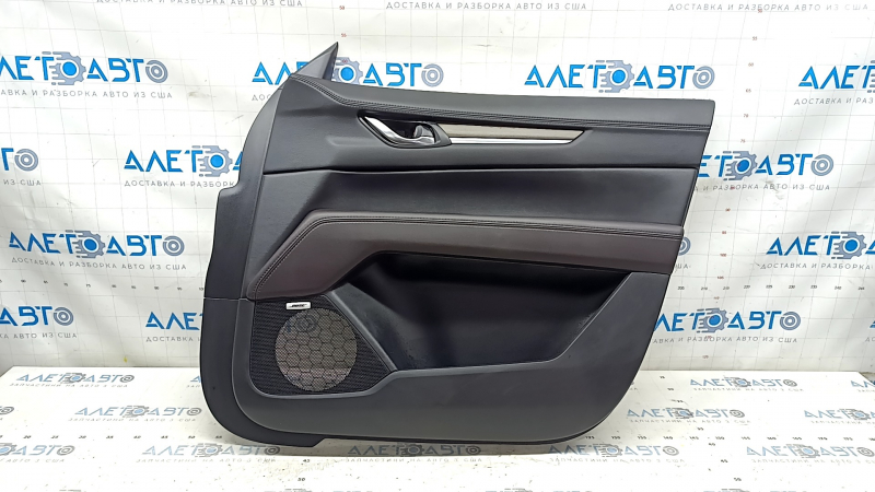 Обшивка двери передней правой для Mazda CX-5 2017-2025, черная с коричневым подлокотником.