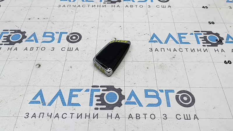 Ключ smart BMW X1 F48 16-22 4 кнопки, царапины, тычки, облез хром и покрытие