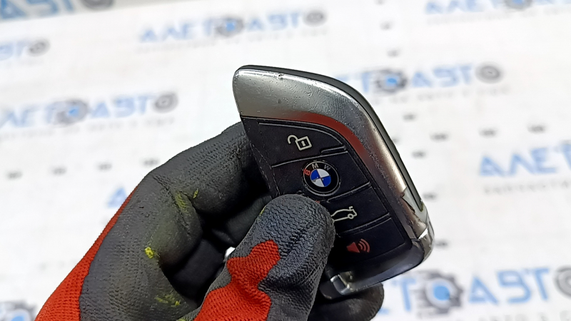 Ключ smart BMW X1 F48 16-22 4 кнопки, царапины, тычки, облез хром и покрытие