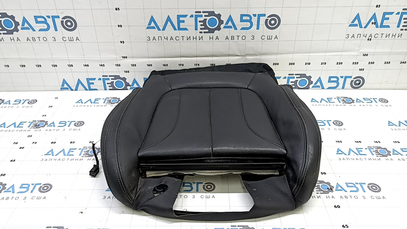Обшивка водительского сиденья BMW X1 F48 2016-2022, черная кожа Dakota без дефектов.