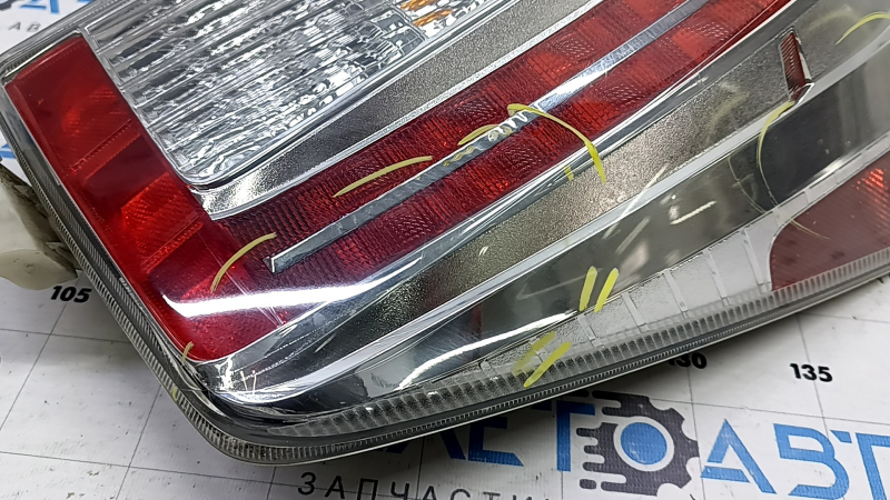 Фонарь правый Toyota Prius 30 13-15 рест, под полировку
