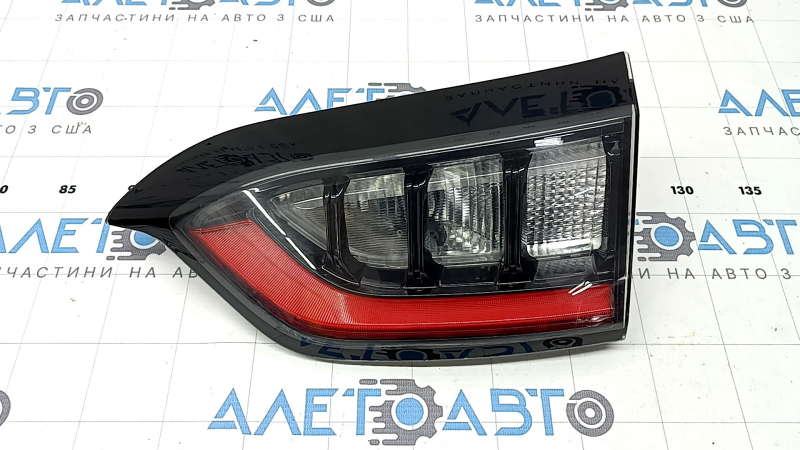 Фонарь внутренний крышка багажника правый Jeep Cherokee KL 19-23 рест, царапины