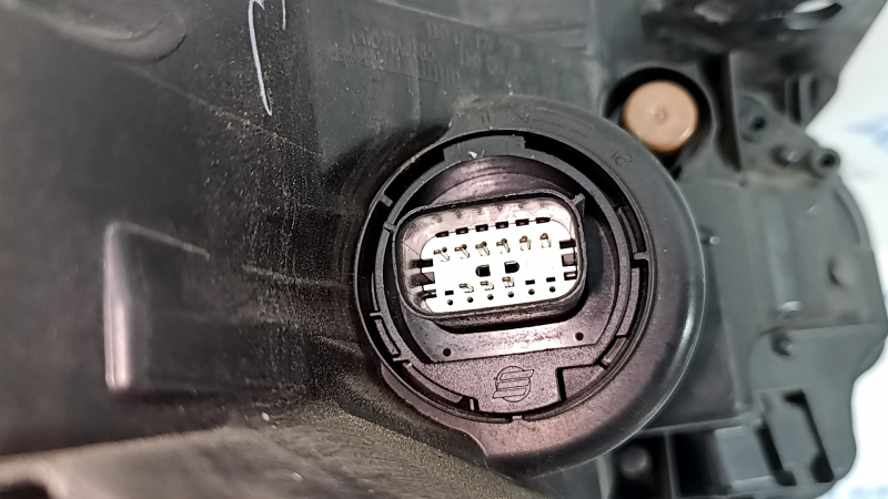 Фара передняя левая в сборе Jeep Cherokee KL 19-23 LED, песок