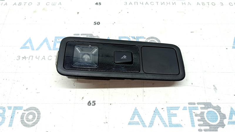 Плафон освещения второго ряда правый VW Tiguan 18-24 черный, с накладкой