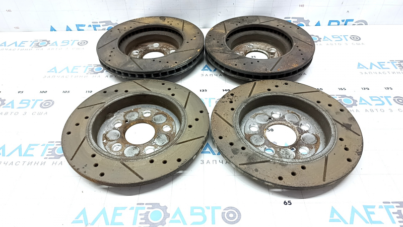Комплект тормозных дисков Toyota Prius 30 10-15 255/25мм, 260/9мм с перфорацией