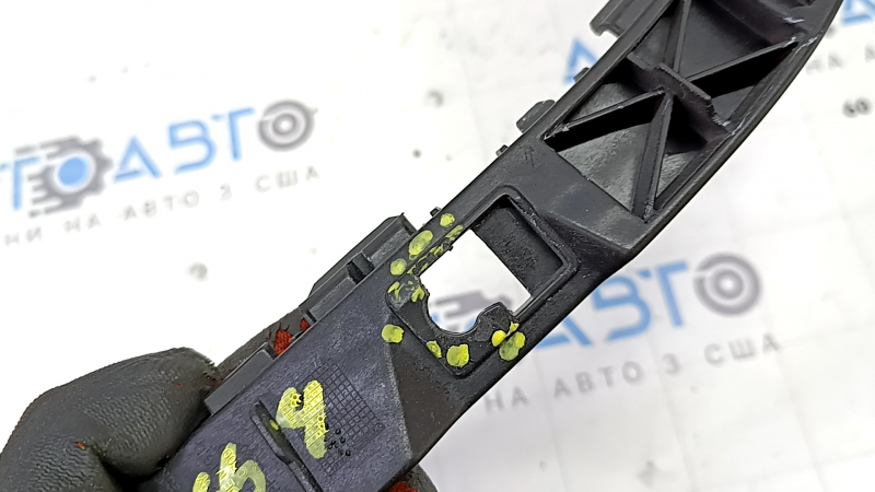 Крепление заднего бампера левое Kia Sorento 16-20 сломано крепление