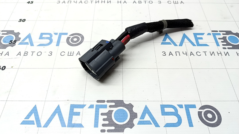 Фишка на диффузор кожух радиатора Jeep Grand Cherokee WL 21-26 3.6