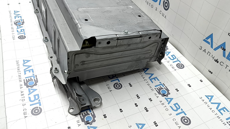 Аккумуляторная батарея ВВБ в сборе Toyota Prius V 12-17 123к, 4,0-4,5А*ч, 01.09.2015, с вентилятором, коррозия корпуса