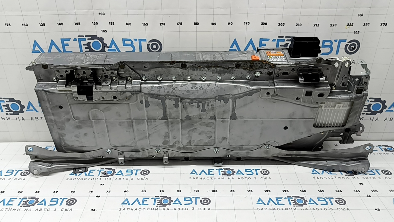 Аккумуляторная батарея ВВБ в сборе Toyota Prius V 12-17 123к, 4,0-4,5А*ч, 01.09.2015, с вентилятором, коррозия корпуса
