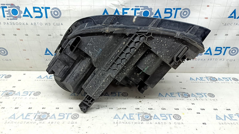 Фара передняя правая VW Tiguan 18-21 галоген, ДХО LED, повреждение водой