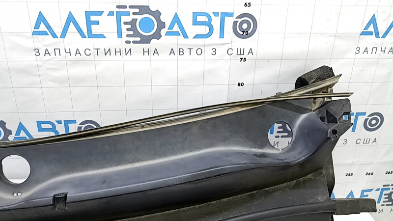 Решетка дворников пластик Kia Sorento 16-20 отклеен уплотнитель