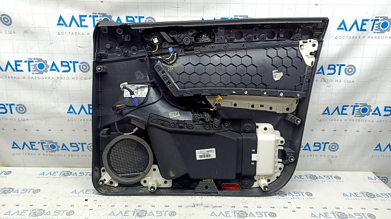 Обшивка двери карточка передняя левая VW Tiguan 18-20 черная, с пищалкой, подлокотник кожа, вставка кожа серая, с ручкой, царапины