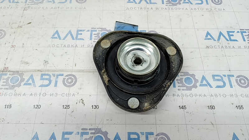 Опора амортизатора передняя правая Toyota Prius 30 13-15 без подшипника
