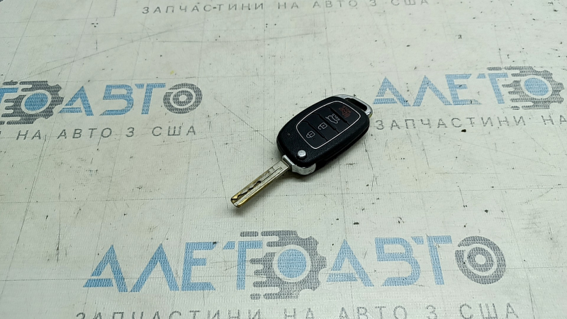 Ключ Hyundai Santa FE Sport 17-18 4 кнопки, потерт
