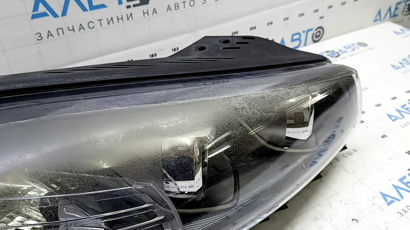 Фара передняя правая голая Kia Sorento 19-20 галоген + LED DRL, адаптив с накладкой и креплениями, под полировку