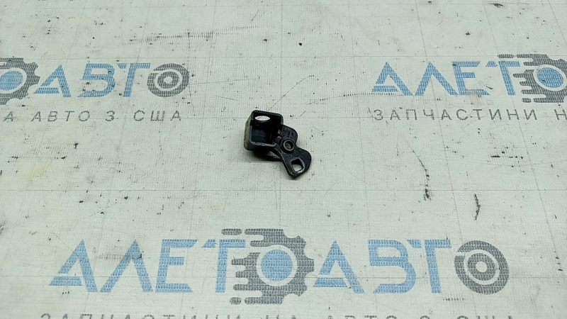 Крепление переднего бампера левое малое Mazda 3 19-26