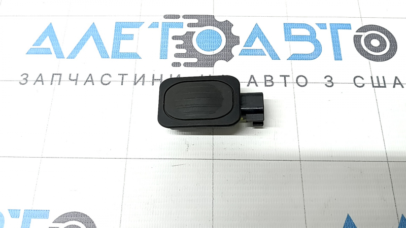 Кнопка keyless двери багажника Jeep Grand Cherokee WL 21-26