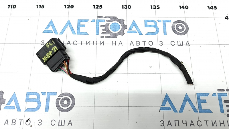 Фишка передней фары левая Jeep Grand Cherokee WL 21-26 LED