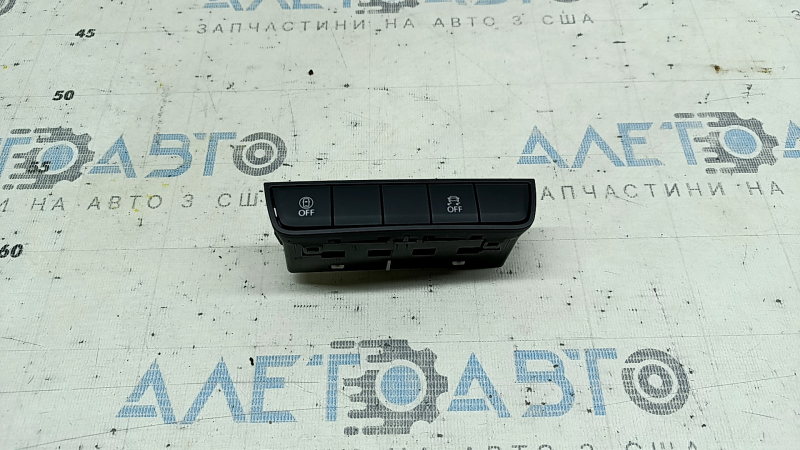 Блок кнопок передней панели Mazda 3 2019-2026, с функциями отключения кругового обзора.