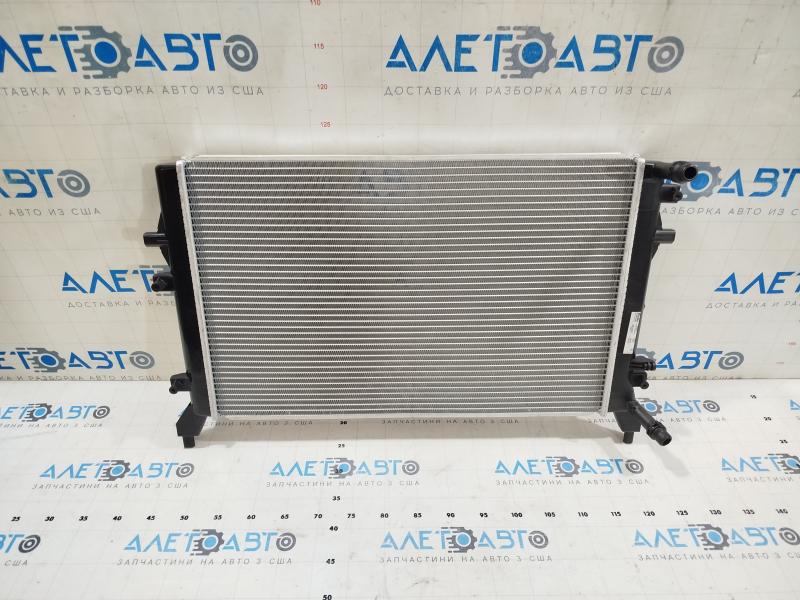Радиатор охлаждения вода VW Passat b8 16-19 USA 1.8T, 2.0T
