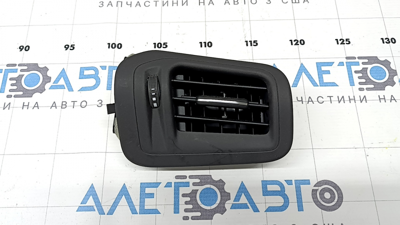 Дефлектор воздуховода в задней стойки левый Jeep Grand Cherokee WL 21-26 long, черный, сломано крепление
