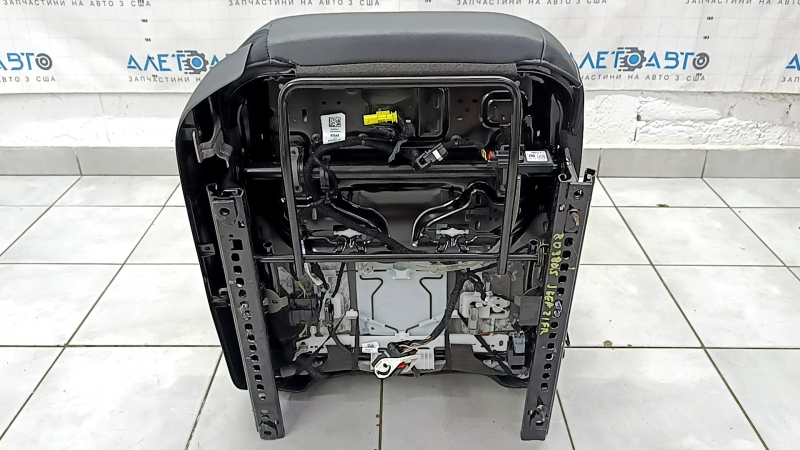 Пассажирское сидение Jeep Grand Cherokee WL 21-23 с airbag, механическое, подогрев, кожа черная с перфорацией