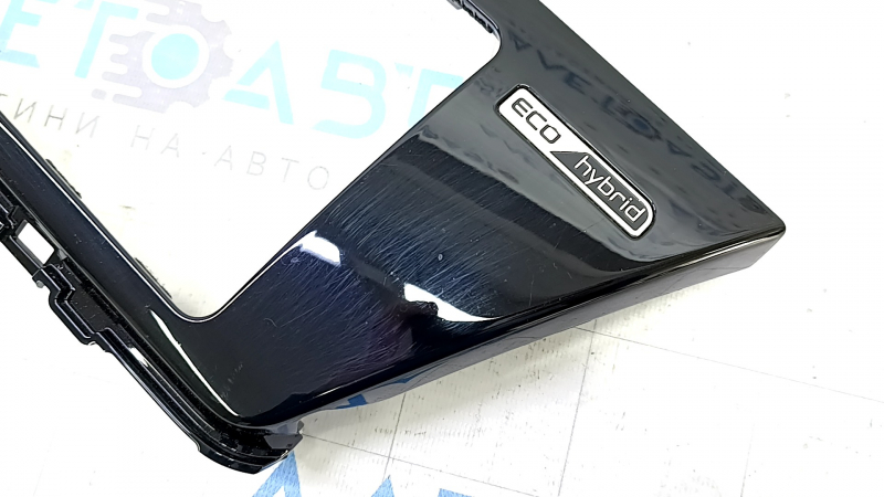 Боковой вид накладки с потертостями, подходит для Kia Niro 2017-2019.
