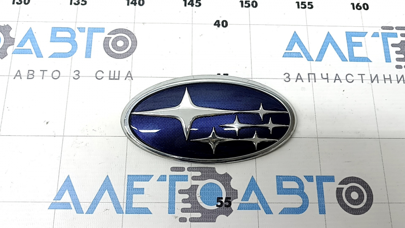 Эмблема двери багажника Subaru Outback 15-19 полез хром внутри, царапины