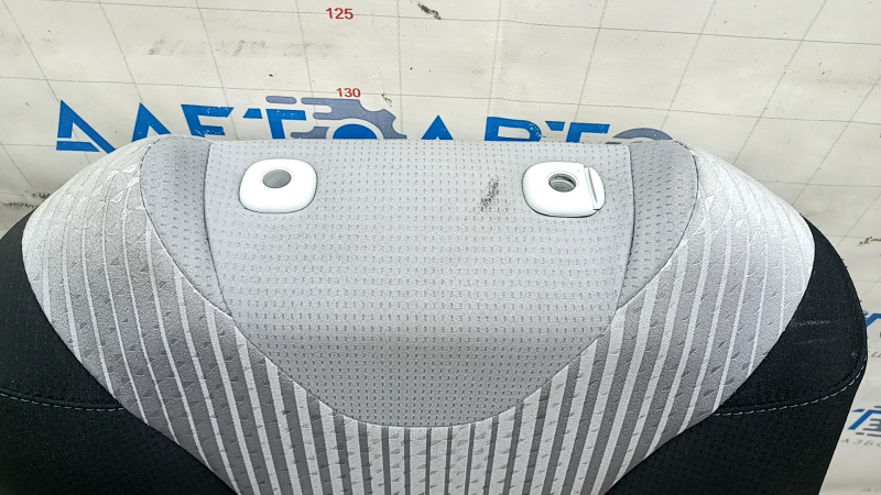 Пассажирское сидение Toyota Prius 50 16-18 без airbag, механич, ткань черно-серое, под химчистку