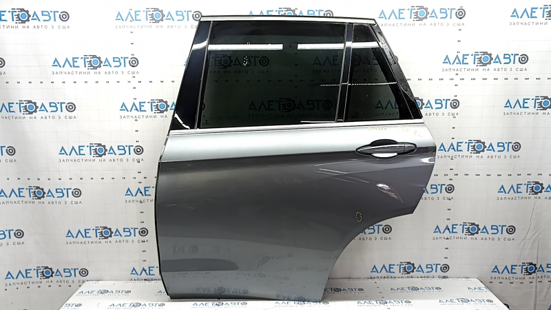 Дверь в сборе задняя левая BMW X5 F15 14-18 тонировка, keyless, графит A52M, без переднего уплотнителя, вмятина, царапина на стекле