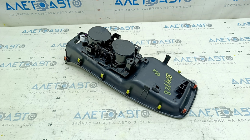 Накладка центральной консоли подстаканники Toyota Prius 50 16-18 черная, с подстаканниками, царапины, надлом креп