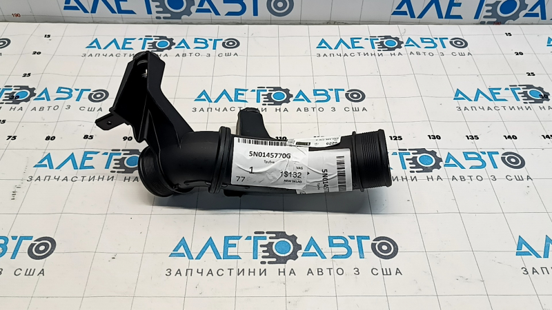 Патрубок интеркулера левый четвертый Audi Q3 8U 15-18 CCTA под датчик
