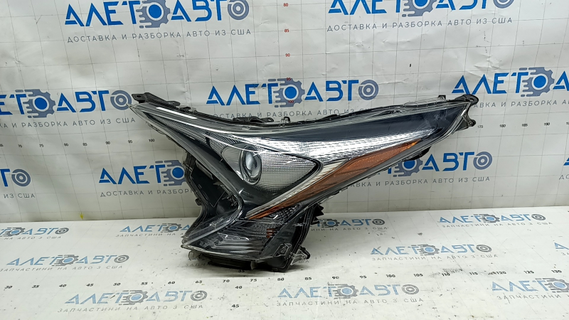 Фара передняя левая Toyota Prius 50 16-18 LED