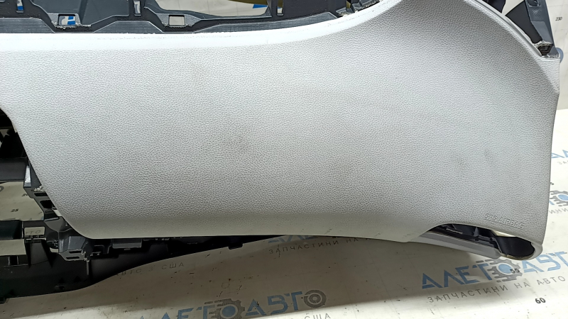 Торпедо передняя панель с AIRBAG Toyota Prius 50 17-22 черная с серым под малый дисплей, с нижним креплением, под химчистку