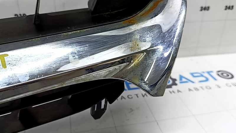 Решетка радиатора grill Toyota Camry v55 15-17 usa hybrid с эмблемой, песок