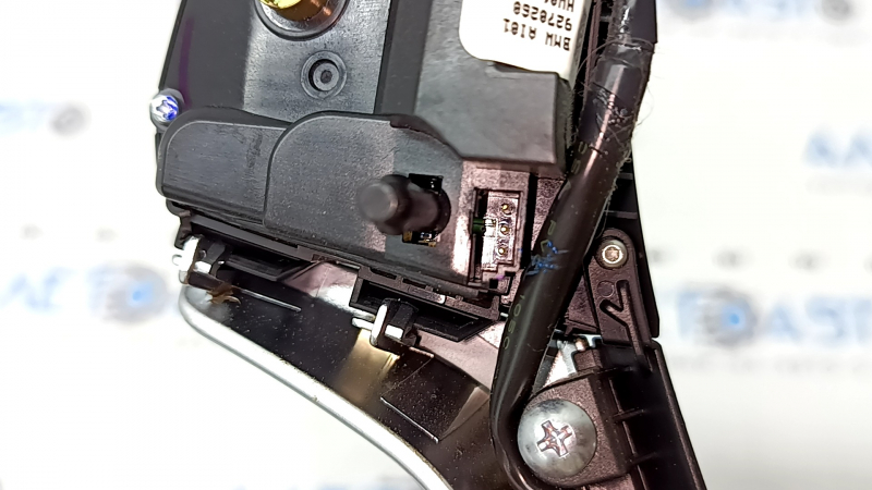 Кнопки управления на руле BMW X5 F15 14-18 с накладкой, царапина