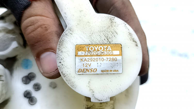 Топливный насос бензонасос Toyota Camry v55 15-17 usa