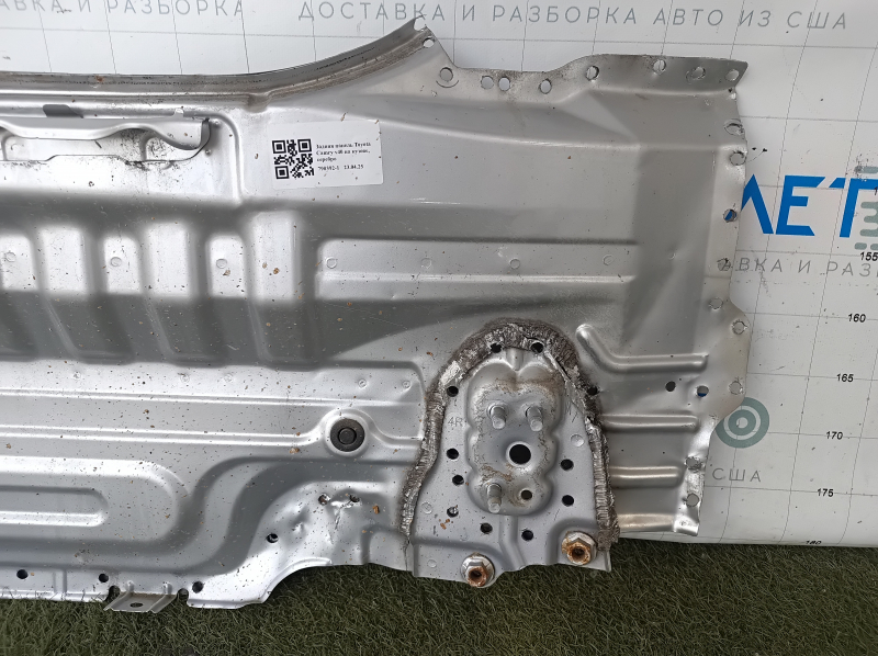 Задняя панель Toyota Camry v40 высверлеена, серебро, ржавая