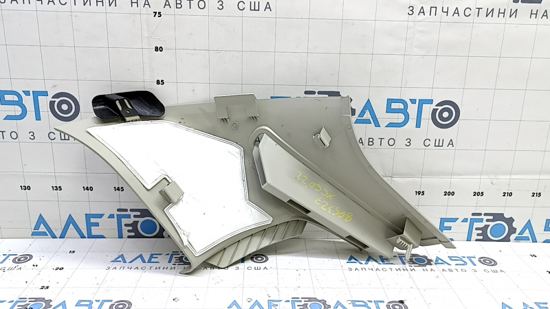 Накладка задней стойки за форточкой левая Volvo XC60 18-26 серая, царапины