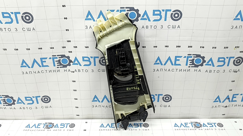 Накладка центральной стойки верхняя ремень левая Audi A4 B8 13-16 рест седан черная, царапина