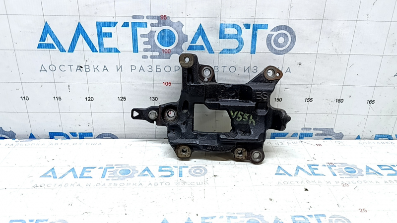 Кронштейн компрессора кондиционера Toyota Camry 2015-2017, вид спереди