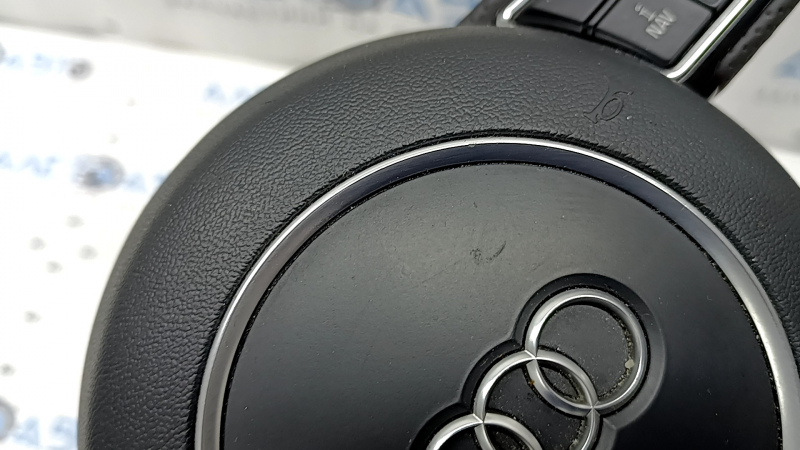 Руль в сборе Audi A4 B8 13-16 3 спицы, S-Line, скошенный, кожа черная с перфорацией, серая строчка, с Airbag, царапины