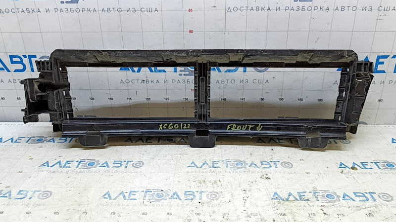 Воздуховод жалюзи нижний Volvo XC60 22-26 надорван