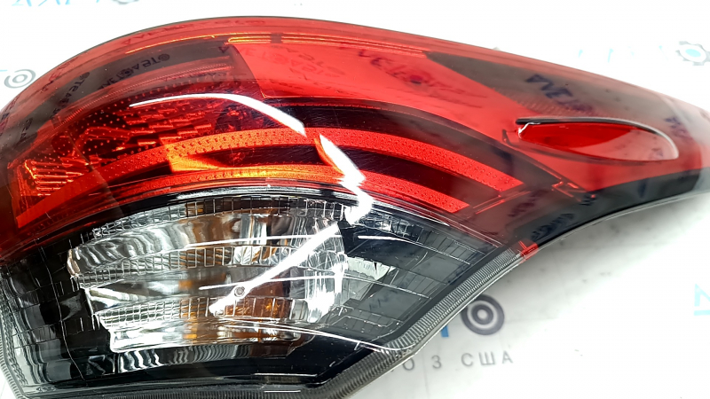 Фонарь внешний крыло правый Toyota Highlander 20-23 LED, без крепления, царапины