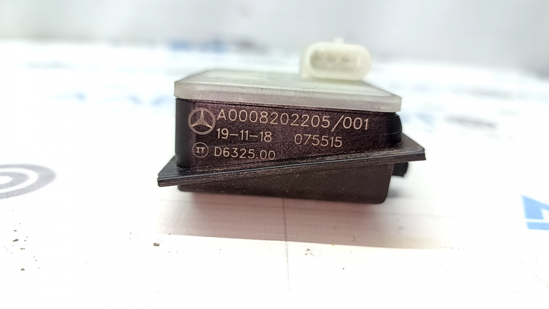 Замок лючка бензобака Mercedes W167 GLE 350 450 20-26 сломано защелка