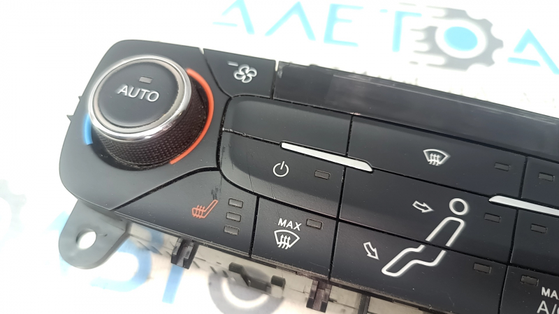 Управление климат-контролем Ford Focus mk3 15-18 рест, auto с подогревом, царапины