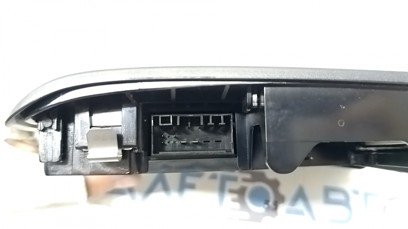 Плафон освещения передний в сборе BMW 3 F30 12-18 под люк черный, царапины, облезло покрытие